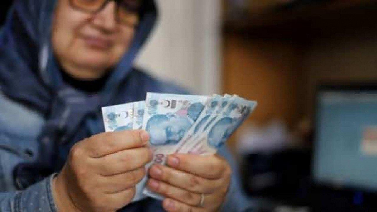 Emeklilere Büyük Müjde: Ziraat, Vakıf ve Halkbank'tan 25.000 TL Hediye ve Düşük Faizli Kredi Fırsatı!