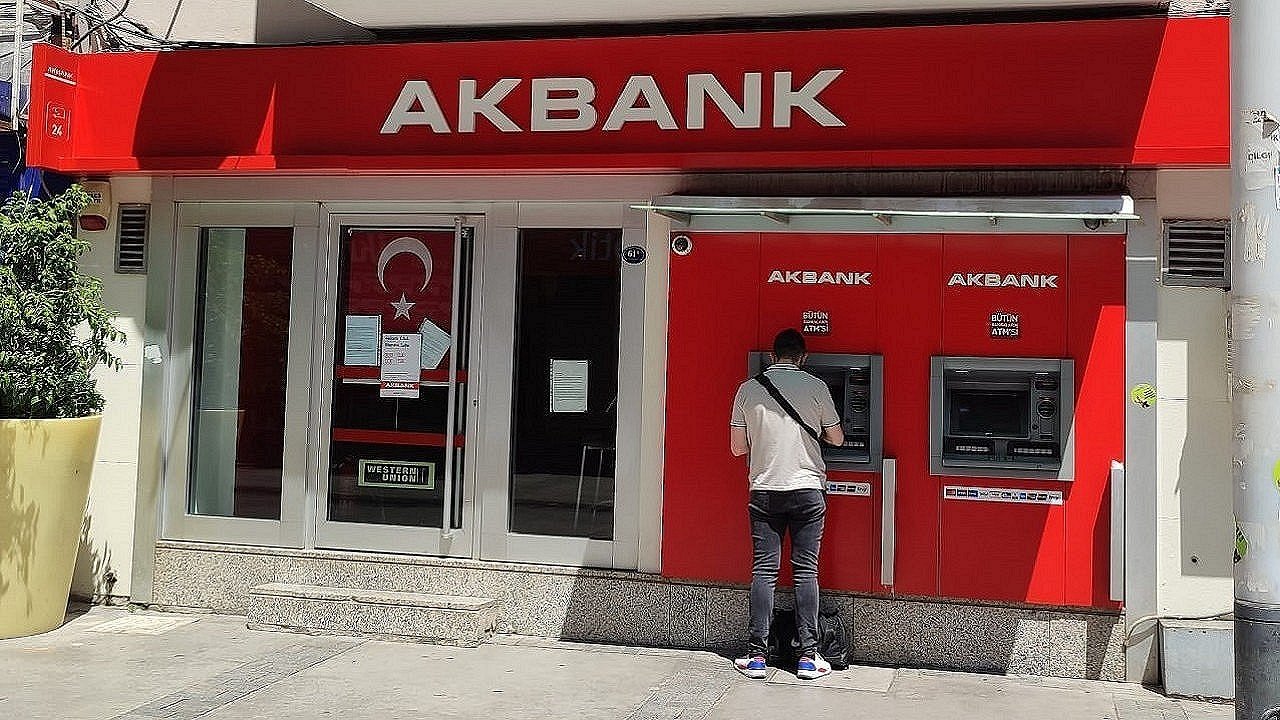 Akbank 22000 TL ödemeleri başlattı! TC kimlik numarasına göre ödeme!