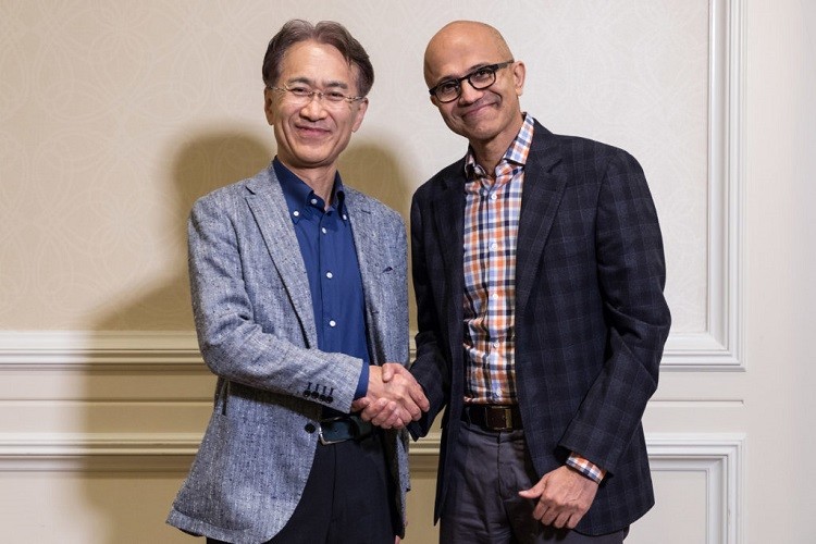 Sony ve Microsoft bulut tabanlı çözümler için ortaklık kurdu