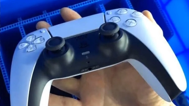 PS5'in kontrol cihazı Dualsense kanlı canlı görüntülendi