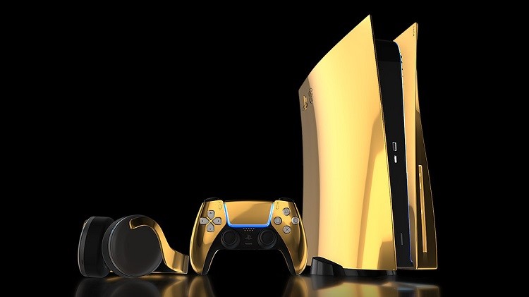 Bir YouTuber, 24 ayar altın kaplama PS5 için 8.300 sterlin ödedi