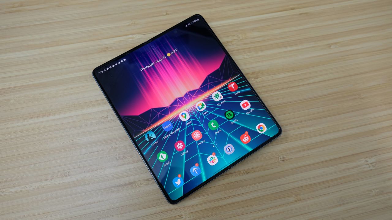 samsung-orta-sinif-katlanabilir-telefon-ile-daha-fazla-erisilebilirlik-hedefliyor-1.jpg